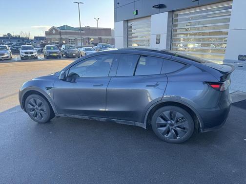 2024 Tesla Model Y 