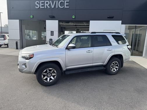 2024 Toyota 4Runner TRD Off Road