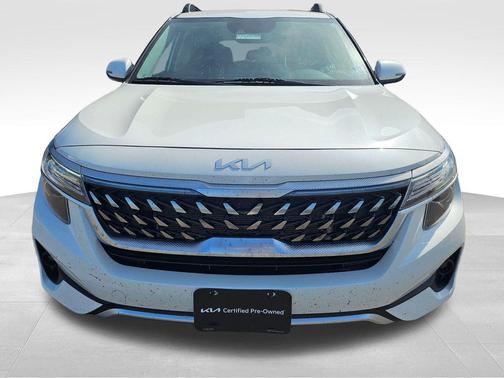 Snow White Pearl 2023 Kia Seltos Nightfall Edition