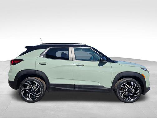 Cacti Green 2024 Chevrolet Trailblazer RS