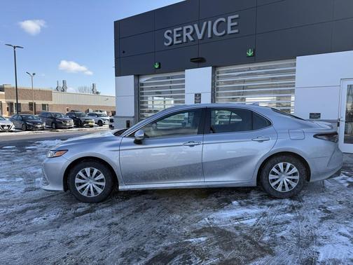 2022 Toyota Camry LE