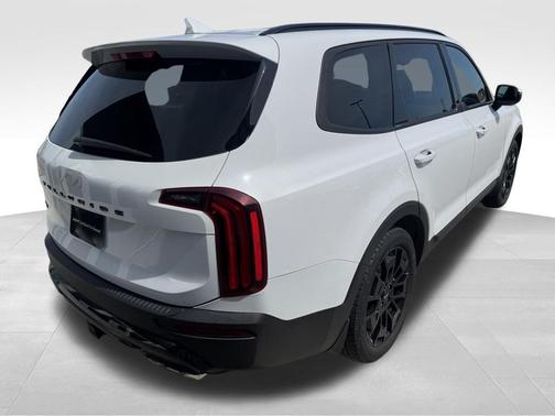 Glacial White Pearl 2022 Kia Telluride SX
