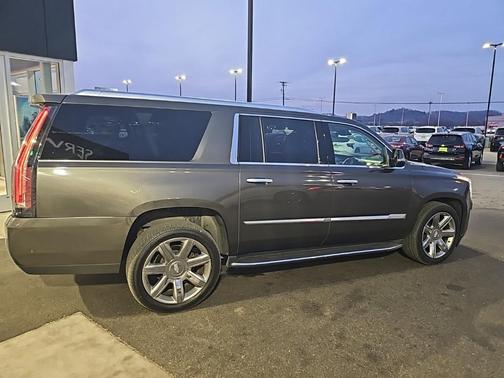 2020 Cadillac Escalade ESV Luxury