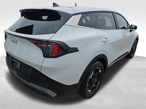 Glacial White Pearl 2026 Kia Sportage EX