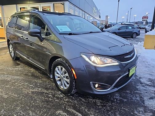 2018 Chrysler Pacifica Touring-L