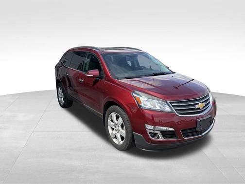 Siren Red Tintcoat 2017 Chevrolet Traverse 1LT