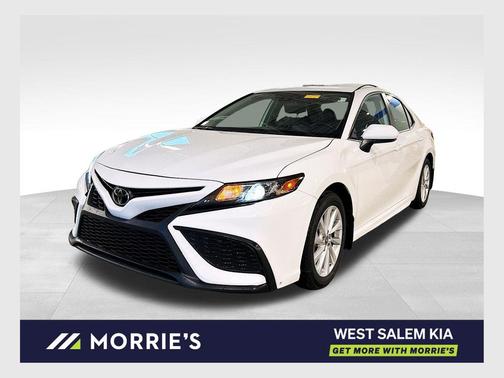 Wind Chill Pearl/Midnight Black Metallic 2024 Toyota Camry SE