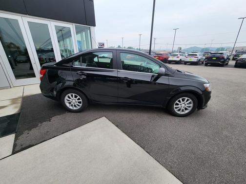 2018 Chevrolet Sonic LT