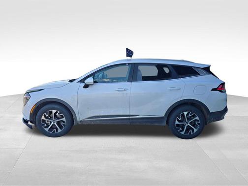 Glacial White Pearl 2024 Kia Sportage EX
