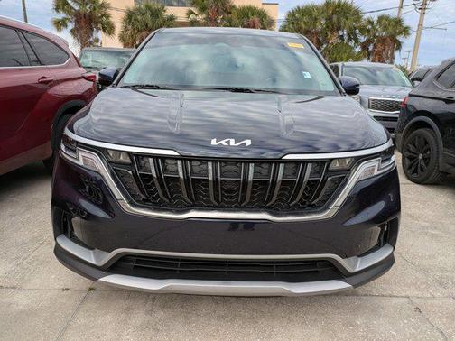 2024 Kia Carnival LX