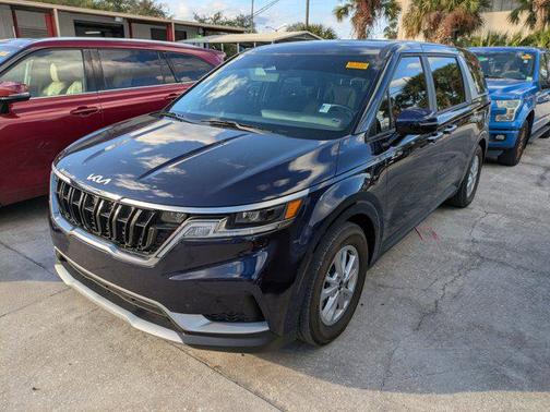 2024 Kia Carnival LX