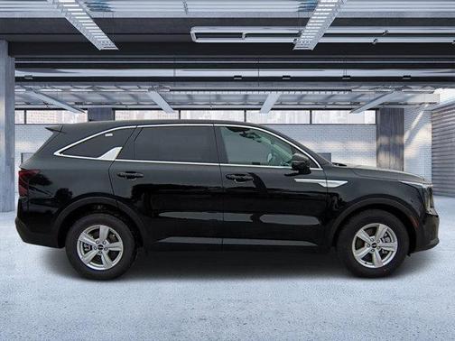 2025 Kia Sorento LX
