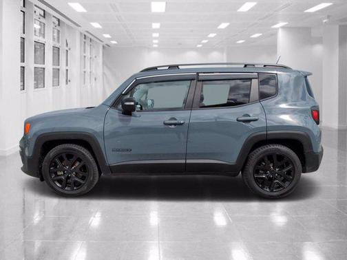 Photo 5 of 32 of 2017 Jeep Renegade Altitude