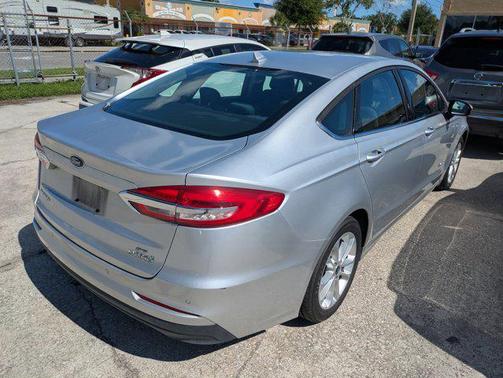 2019 Ford Fusion Hybrid SE
