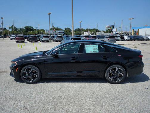 2025 Kia K5 GT-Line