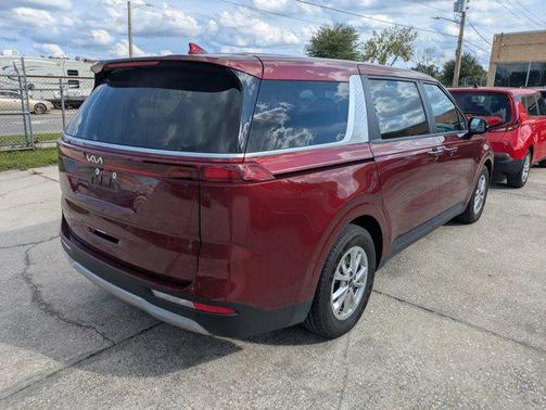 2024 Kia Carnival LX