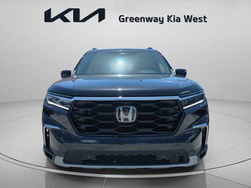 2023 Honda Pilot Touring 8-Passenger