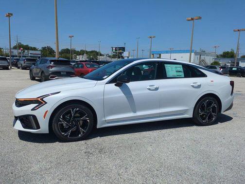 2025 Kia K5 GT-Line