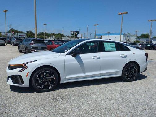 2025 Kia K5 GT-Line