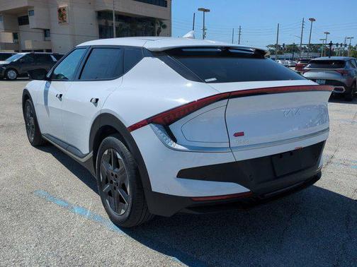 2025 Kia EV6 Light