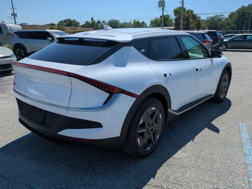 2025 Kia EV6 Light