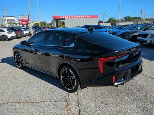 2025 Kia K4 GT-Line