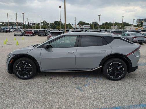 2025 Kia EV6 Wind