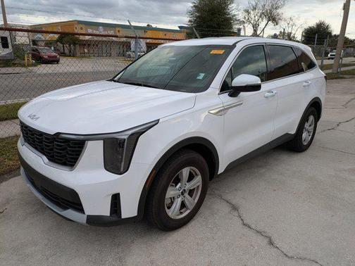 2025 Kia Sorento LX