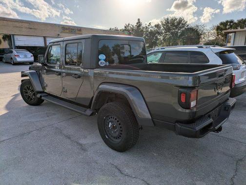 2022 Jeep Gladiator Altitude 4x4