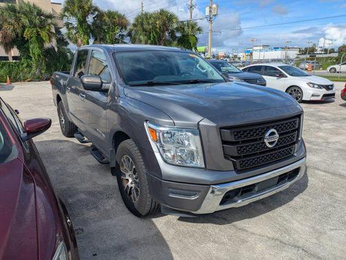 2021 Nissan Titan SV