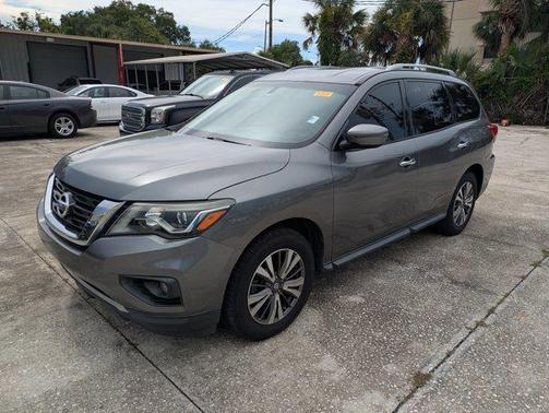 2017 Nissan Pathfinder SV