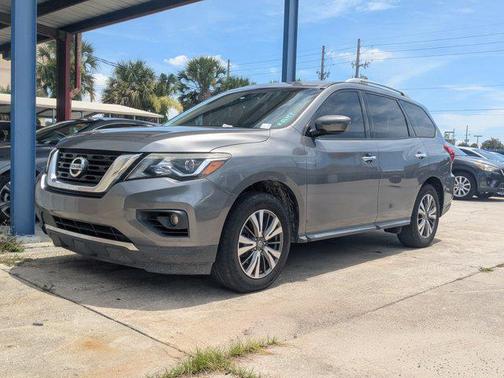 2017 Nissan Pathfinder SV