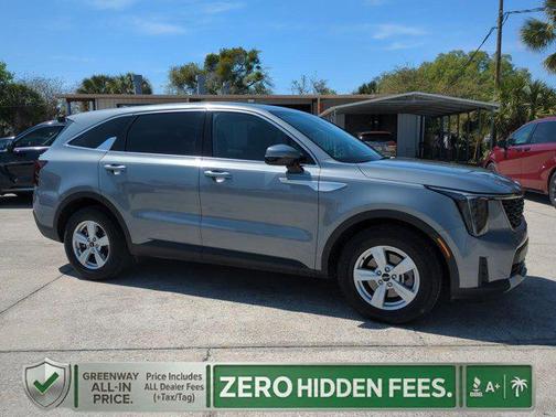 Everlasting Silver 2025 Kia Sorento LX