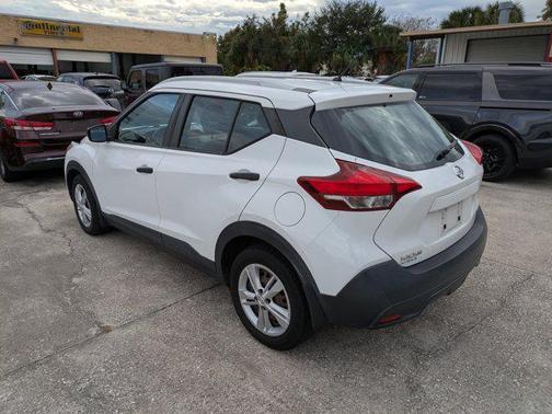 2019 Nissan Kicks S