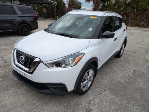 2019 Nissan Kicks S