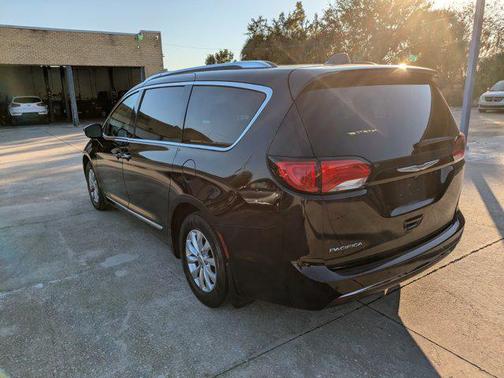 2018 Chrysler Pacifica Touring-L