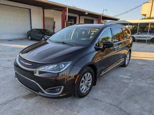 2018 Chrysler Pacifica Touring-L