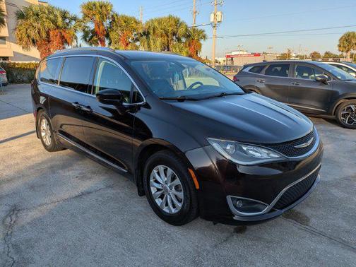 2018 Chrysler Pacifica Touring-L