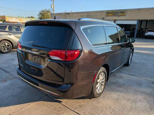 2018 Chrysler Pacifica Touring-L