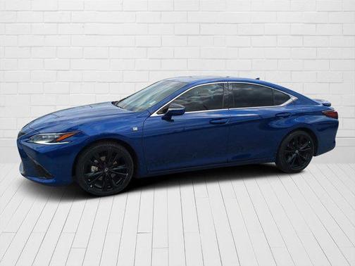 2024 Lexus ES 300h F SPORT Handling