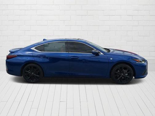 2024 Lexus ES 300h F SPORT Handling