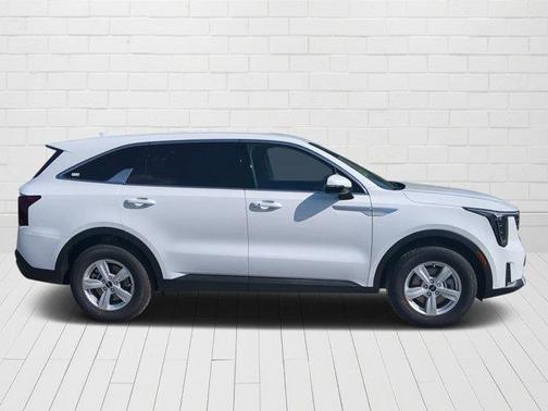 2025 Kia Sorento LX
