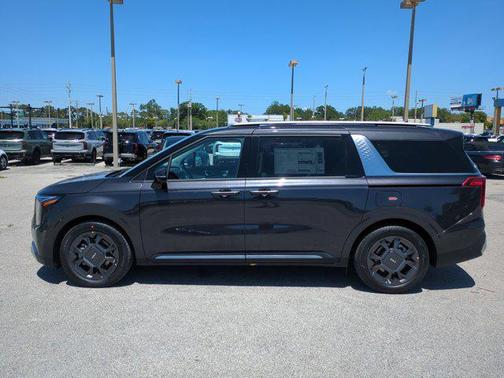 2025 Kia Carnival SX