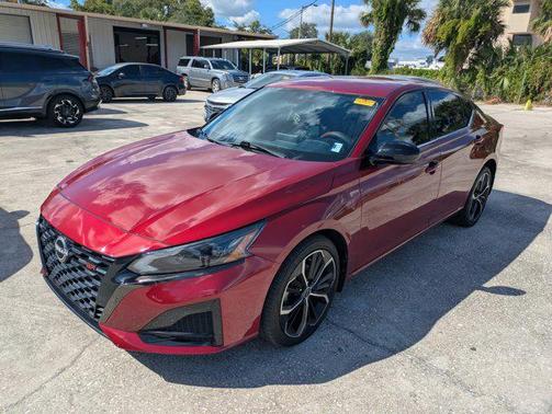 2023 Nissan Altima SR Intelligent AWD