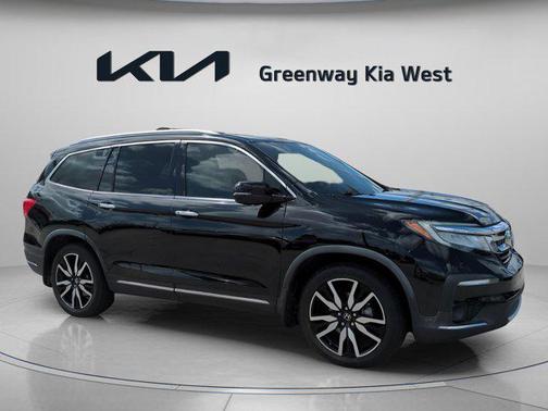 Crystal Black Pearl 2020 Honda Pilot Touring 8-Passenger