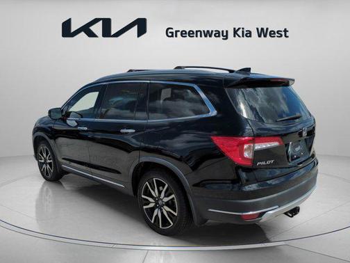 Crystal Black Pearl 2020 Honda Pilot Touring 8-Passenger