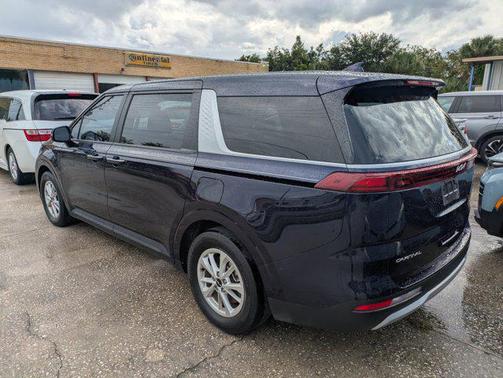 2024 Kia Carnival LX