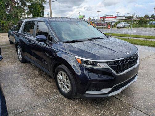 2024 Kia Carnival LX