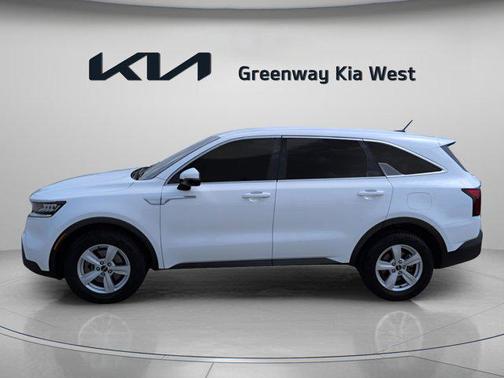 Glacial White Pearl 2022 Kia Sorento LX
