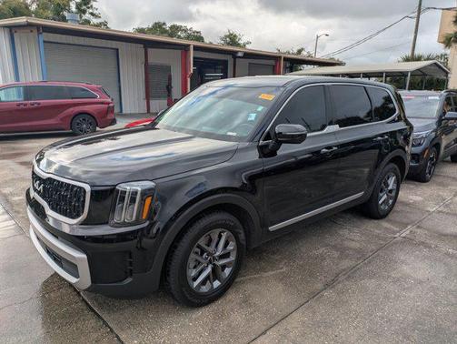 2025 Kia Telluride LX